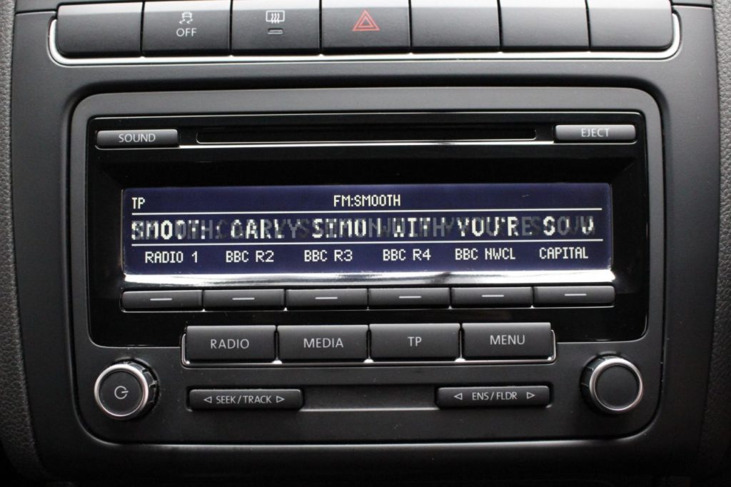 Used_2013_RED_VOLKSWAGEN_POLO_1