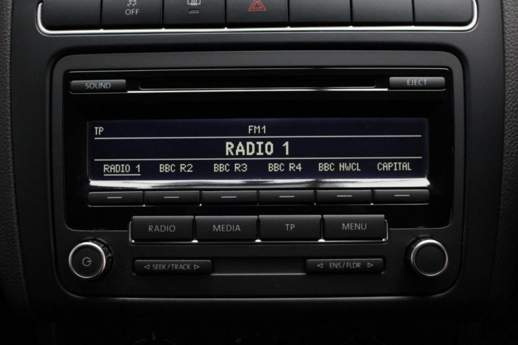 Used_2013_RED_VOLKSWAGEN_POLO_1