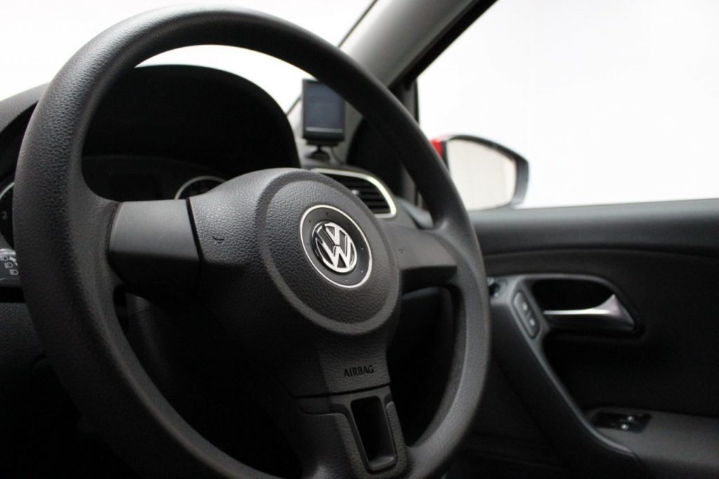 Used_2013_RED_VOLKSWAGEN_POLO_1
