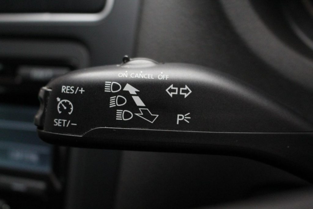 Used_2013_RED_VOLKSWAGEN_POLO_1