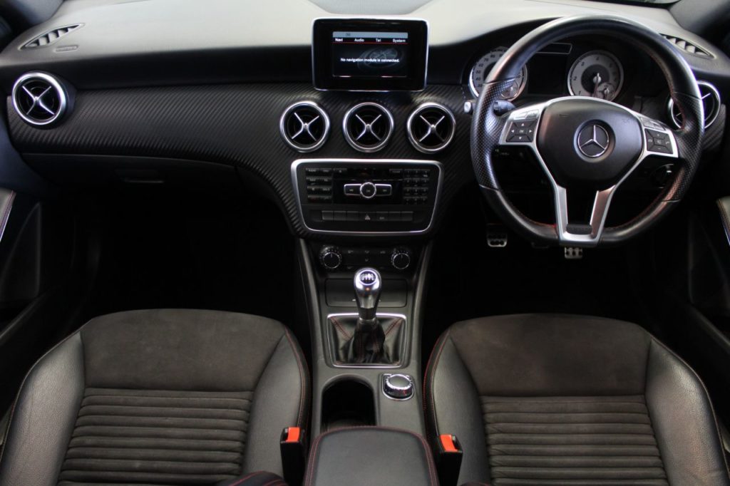 Used_2013_WHITE_MERCEDES-BENZ_A-CLASS_1