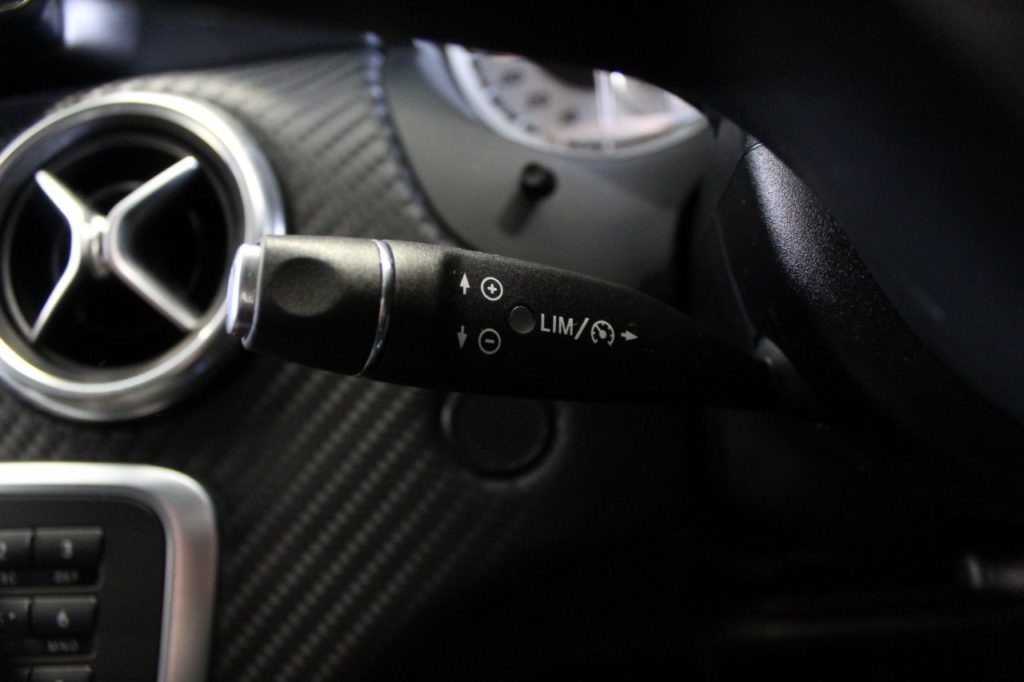 Used_2013_WHITE_MERCEDES-BENZ_A-CLASS_1