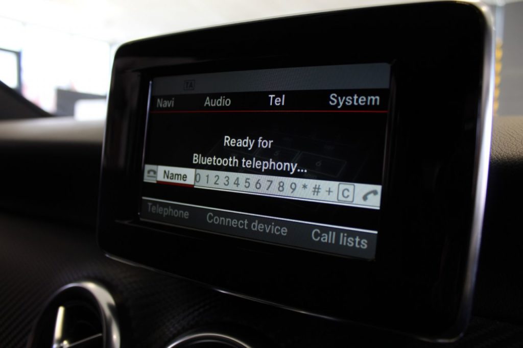 Used_2013_WHITE_MERCEDES-BENZ_A-CLASS_1