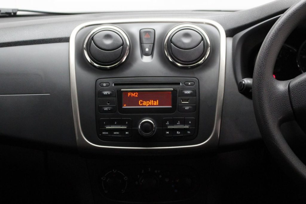 Used_2015_RED_DACIA_SANDERO-STEPWAY_0