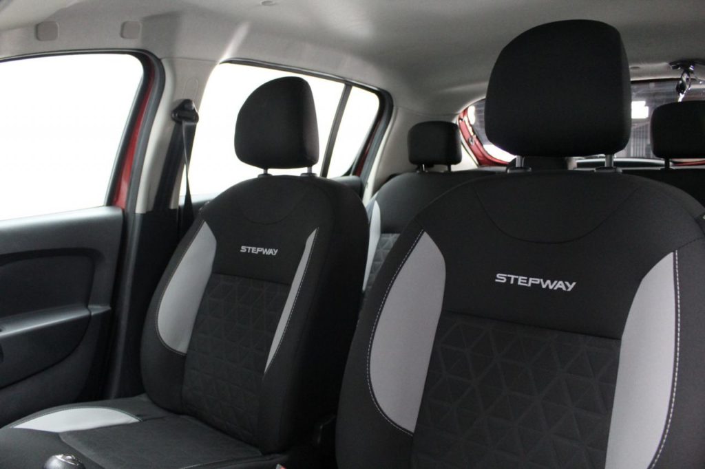 Used_2015_RED_DACIA_SANDERO-STEPWAY_0