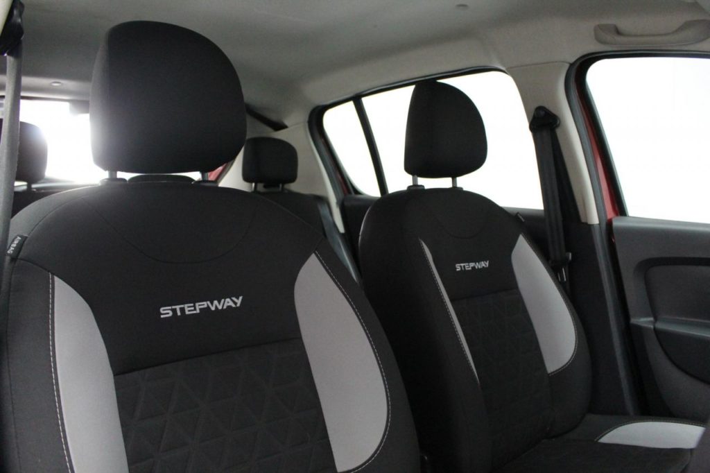 Used_2015_RED_DACIA_SANDERO-STEPWAY_0