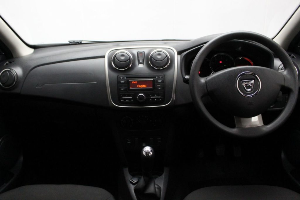 Used_2015_RED_DACIA_SANDERO-STEPWAY_0