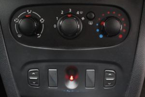 Used_2015_RED_DACIA_SANDERO-STEPWAY_0