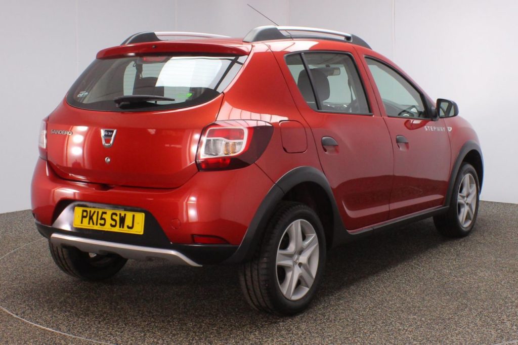 Used_2015_RED_DACIA_SANDERO-STEPWAY_0