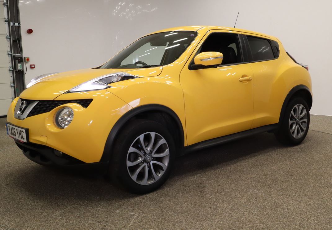 Used 2015 YELLOW NISSAN JUKE Hatchback 1.6 TEKNA XTRONIC 5d AUTO 117