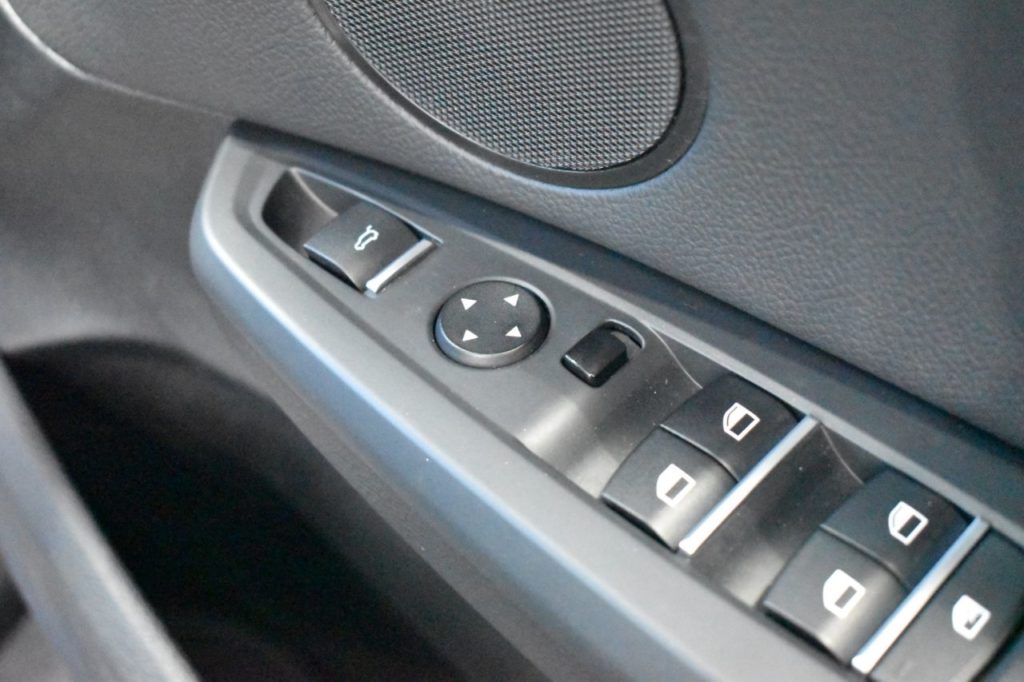Used_2016_BLUE_BMW_X3_2