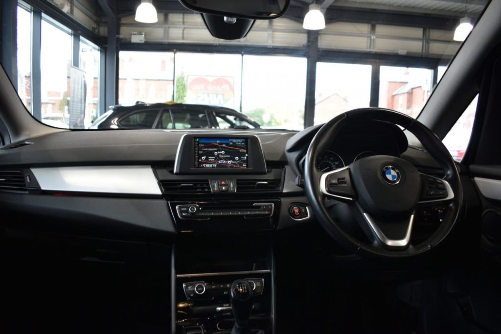 Used_2016_WHITE_BMW_2-SERIES_2