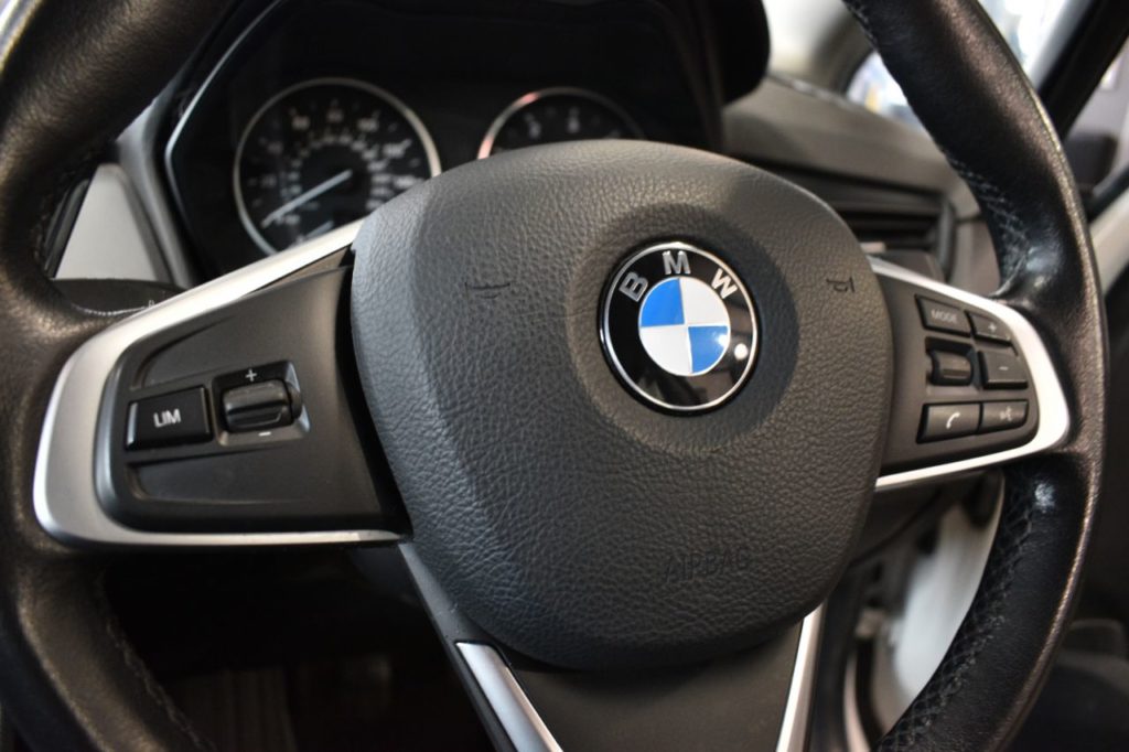 Used_2016_WHITE_BMW_2-SERIES_2