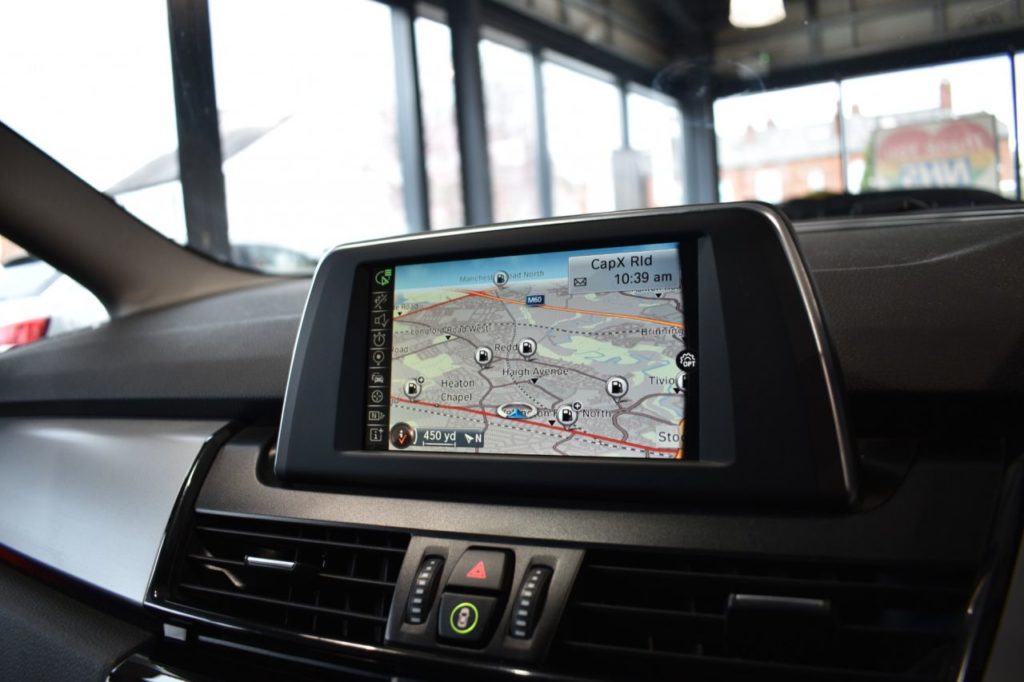 Used_2016_WHITE_BMW_2-SERIES_2