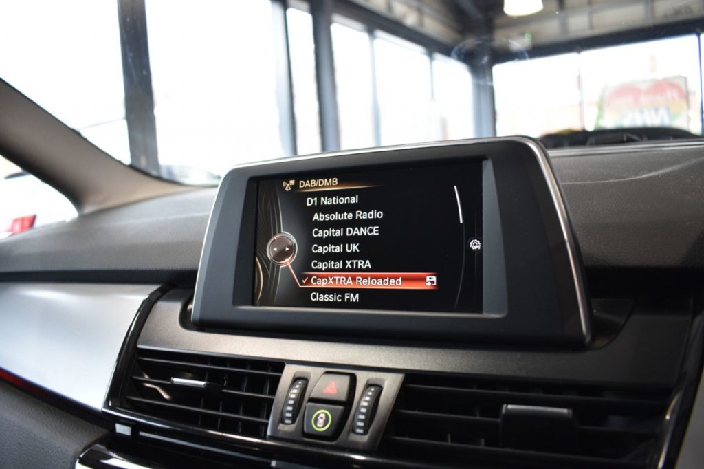 Used_2016_WHITE_BMW_2-SERIES_2