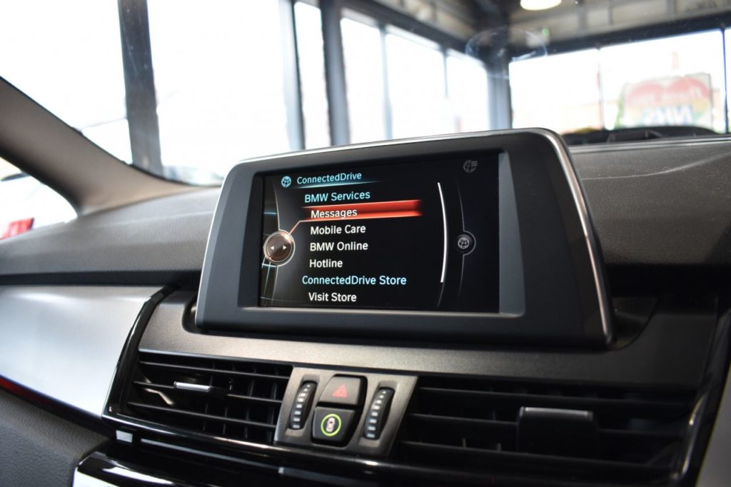 Used_2016_WHITE_BMW_2-SERIES_2