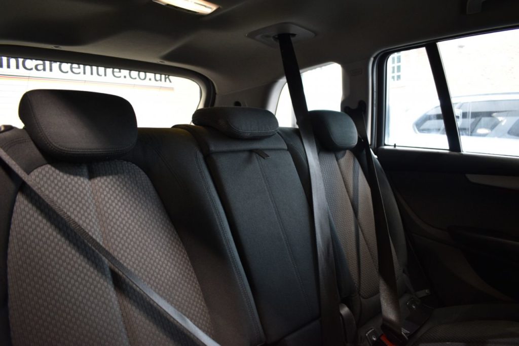 Used_2016_WHITE_BMW_2-SERIES_2
