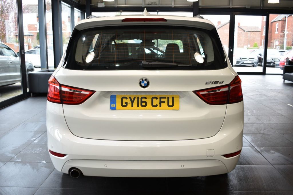 Used_2016_WHITE_BMW_2-SERIES_2