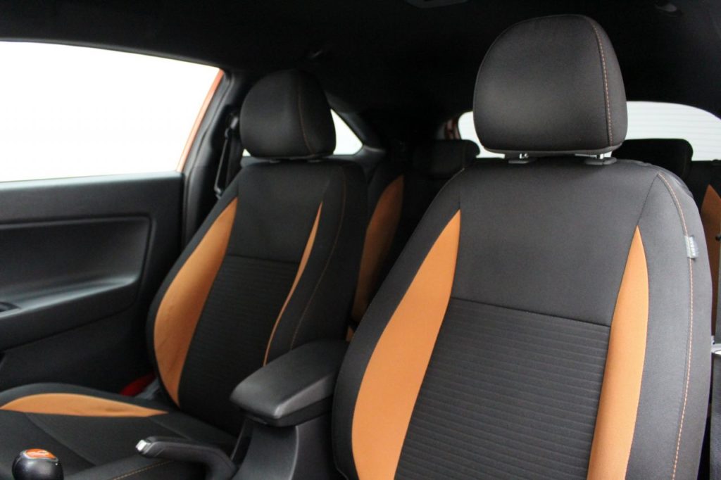 Used_2017_ORANGE_HYUNDAI_I20_1