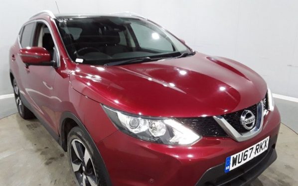 Used 2017 RED NISSAN QASHQAI Hatchback 1.5 N-CONNECTA DCI 5d 108 BHP (reg. 2017-09-05) for sale in Manchester