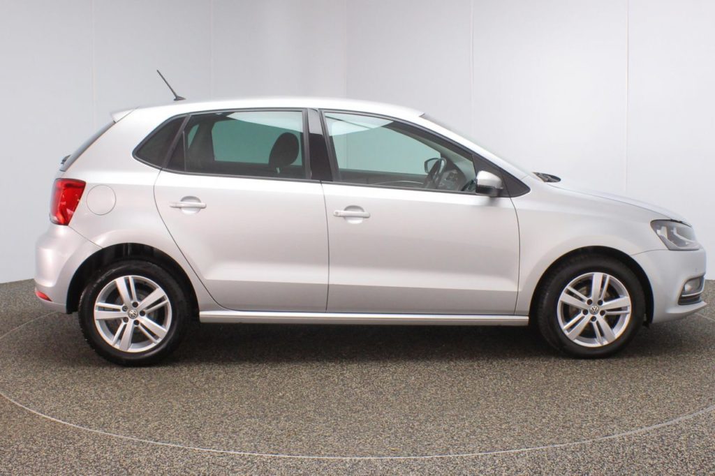 Used_2017_SILVER_VOLKSWAGEN_POLO_1
