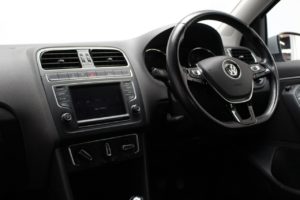 Used_2017_SILVER_VOLKSWAGEN_POLO_1