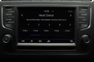 Used_2017_SILVER_VOLKSWAGEN_POLO_1