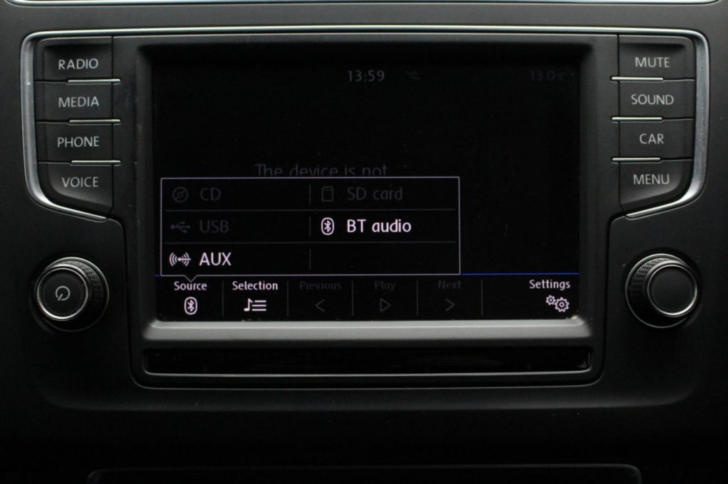 Used_2017_SILVER_VOLKSWAGEN_POLO_1