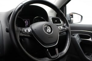 Used_2017_SILVER_VOLKSWAGEN_POLO_1