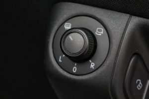 Used_2017_SILVER_VOLKSWAGEN_POLO_1