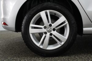 Used_2017_SILVER_VOLKSWAGEN_POLO_1