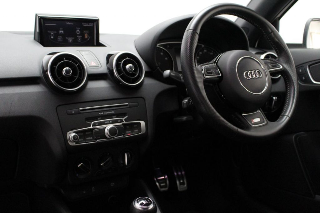 Used_2017_WHITE_AUDI_A1_1