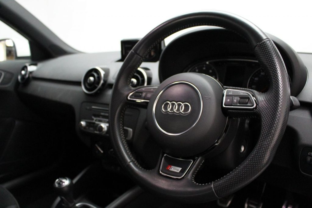 Used_2017_WHITE_AUDI_A1_1
