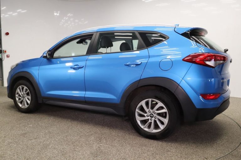 Used 2018 BLUE HYUNDAI TUCSON Estate 1.7 CRDI SE NAV BLUE DRIVE 5d AUTO ...
