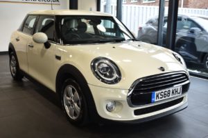 Used_2018_WHITE_MINI_HATCH-COOPER_1