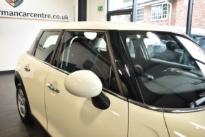 Used_2018_WHITE_MINI_HATCH-COOPER_1
