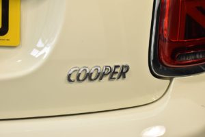 Used_2018_WHITE_MINI_HATCH-COOPER_1