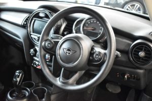 Used_2018_WHITE_MINI_HATCH-COOPER_1