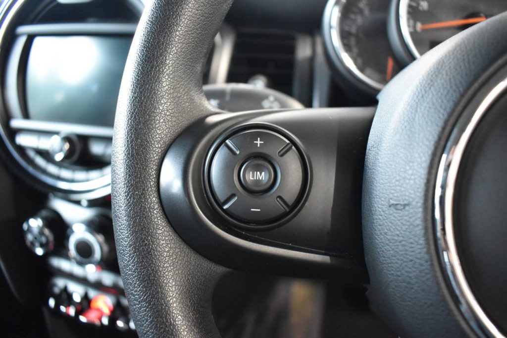 Used_2018_WHITE_MINI_HATCH-COOPER_1