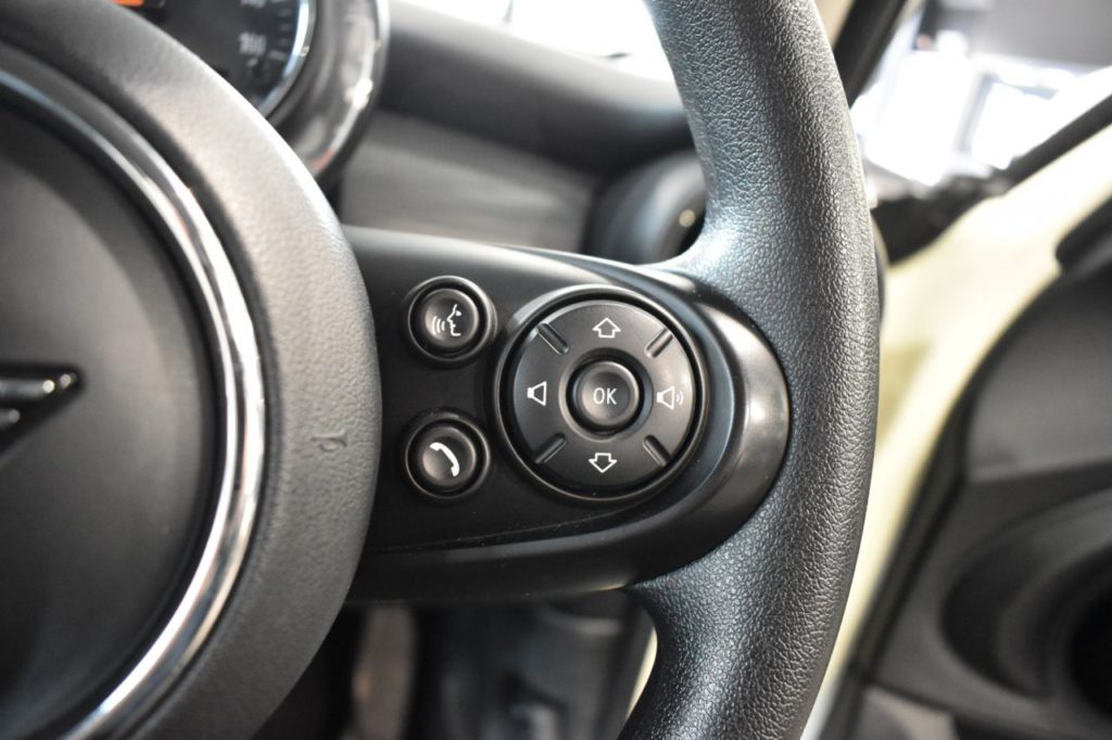 Used_2018_WHITE_MINI_HATCH-COOPER_1