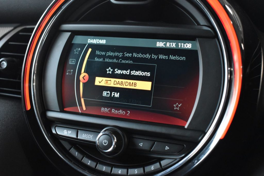 Used_2018_WHITE_MINI_HATCH-COOPER_1