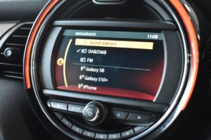 Used_2018_WHITE_MINI_HATCH-COOPER_1