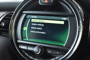 Used_2018_WHITE_MINI_HATCH-COOPER_1