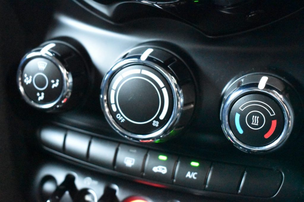Used_2018_WHITE_MINI_HATCH-COOPER_1