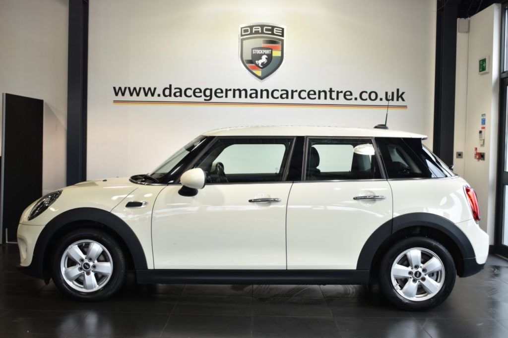 Used_2018_WHITE_MINI_HATCH-COOPER_1