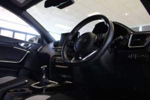 Used_2019_SILVER_KIA_CEED_1