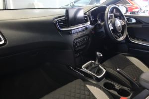 Used_2019_SILVER_KIA_CEED_1