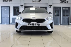 Used_2019_SILVER_KIA_CEED_1