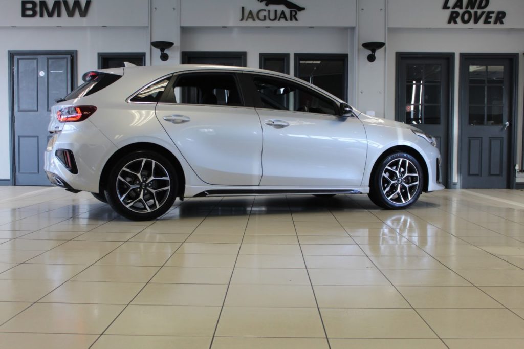 Used_2019_SILVER_KIA_CEED_1