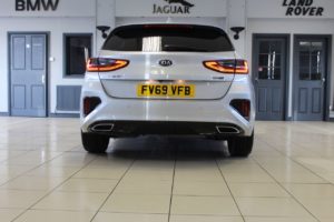 Used_2019_SILVER_KIA_CEED_1